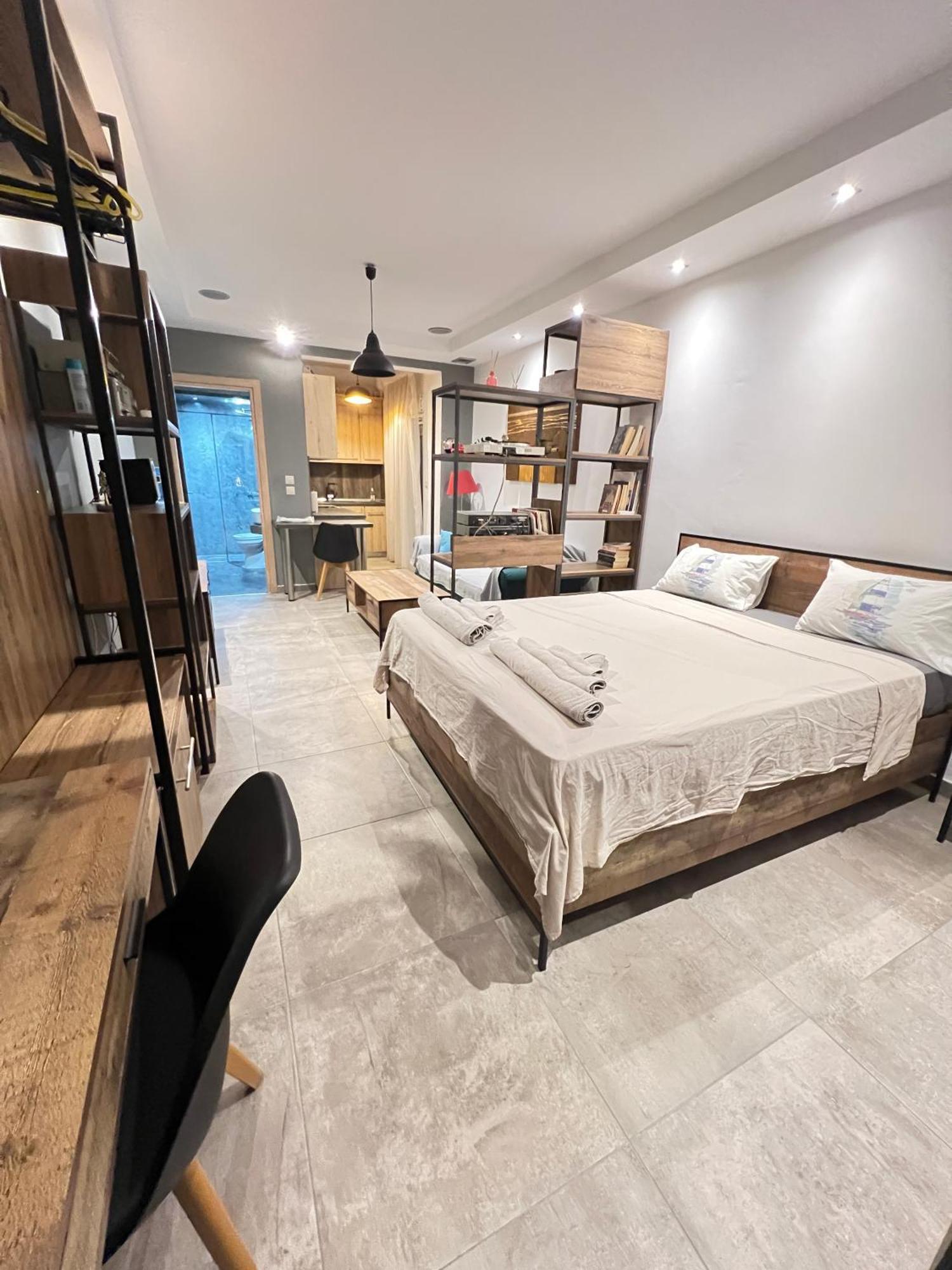 Modern Apartment In The Heart Of The City アレクサンドルポリス エクステリア 写真