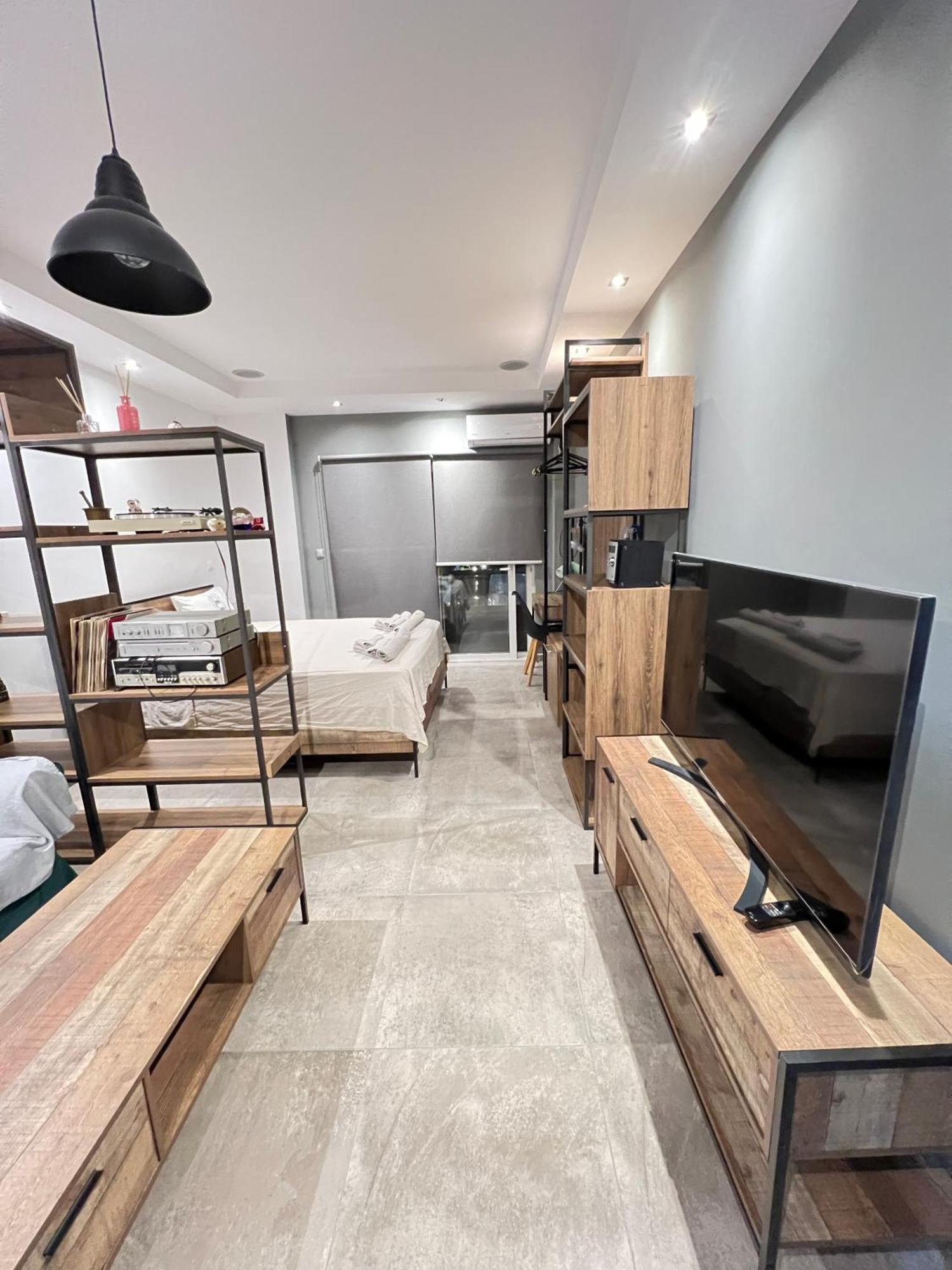 Modern Apartment In The Heart Of The City アレクサンドルポリス エクステリア 写真